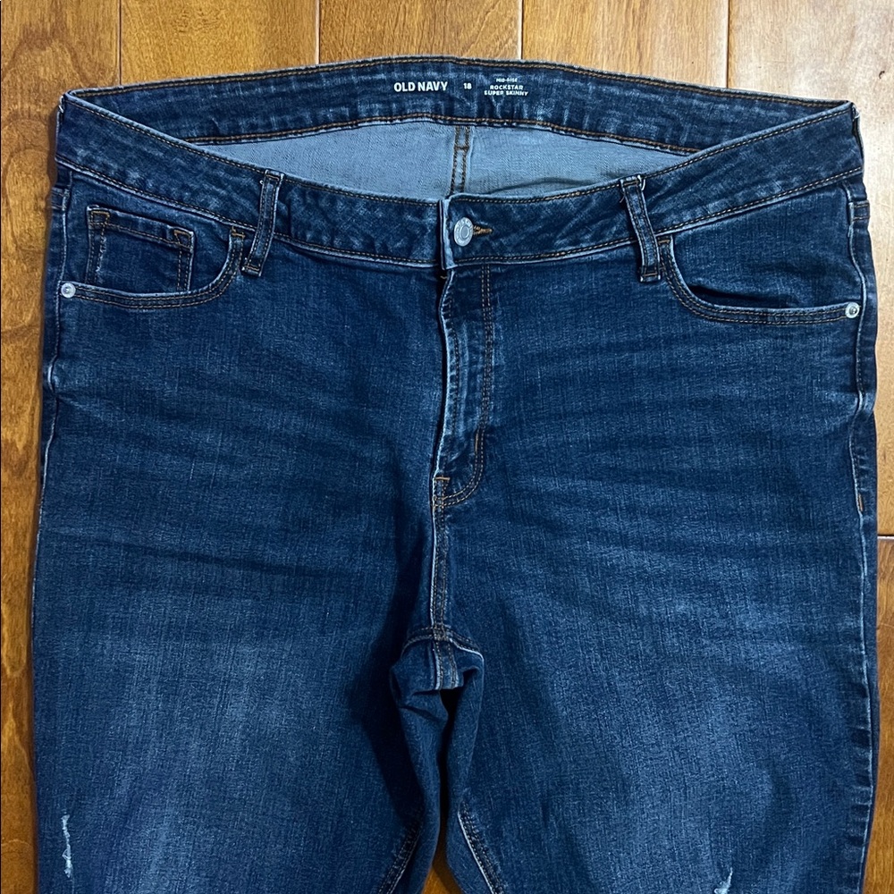 Old Navy Mid-Rise Rockstar Super Skinny Jeans Women’s Size 18 Medium Wash Distre - Picture 2 of 12